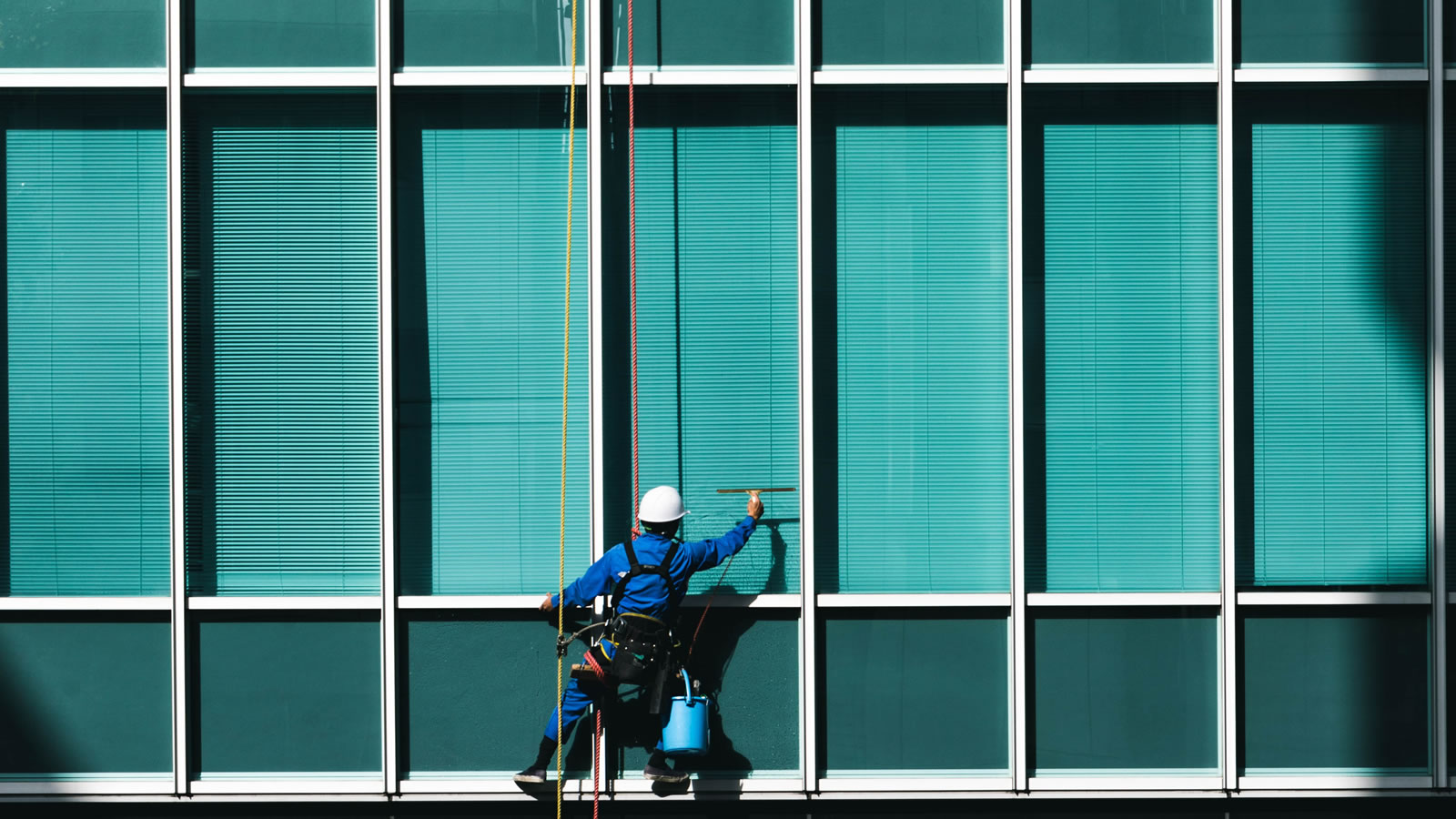 Trabajos Verticales en Alturas | Faro Clean Los Cabos